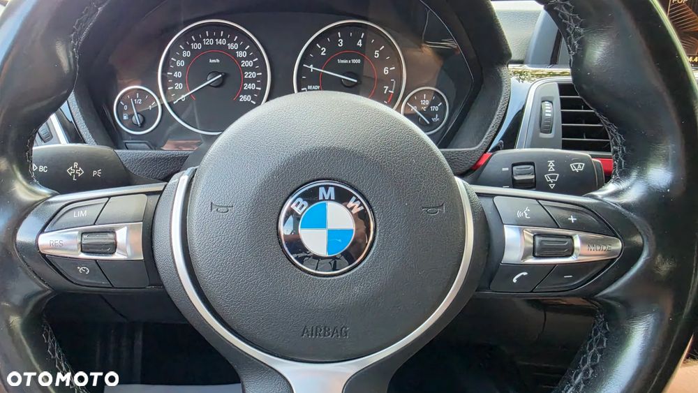 BMW Seria 3 320i xDrive Sport Line Shadow sport - 23
