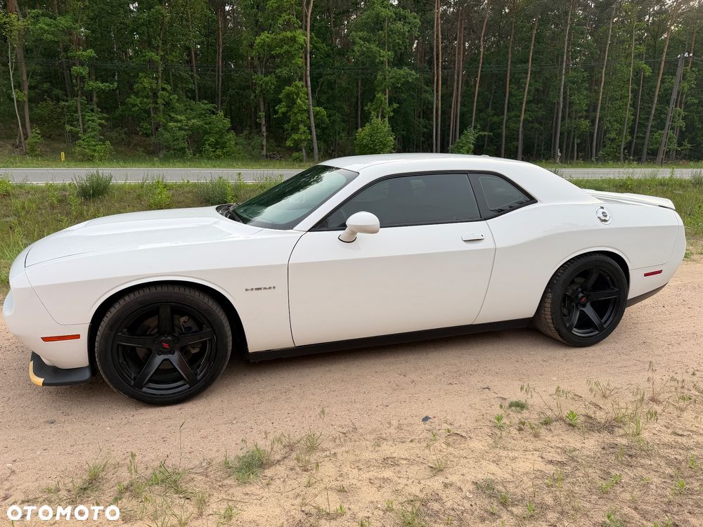 Dodge Challenger - 21