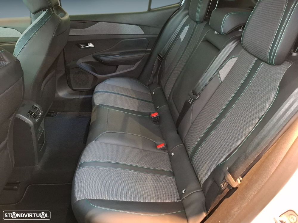 Peugeot 408 1.2 Hybrid Allure e-DCS6 - 13