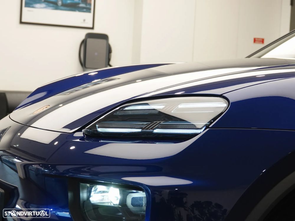Porsche Macan Electric 4S - 9