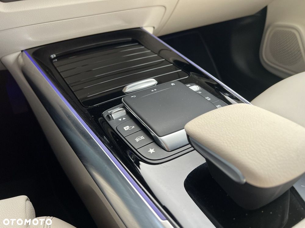 Mercedes-Benz GLA - 22