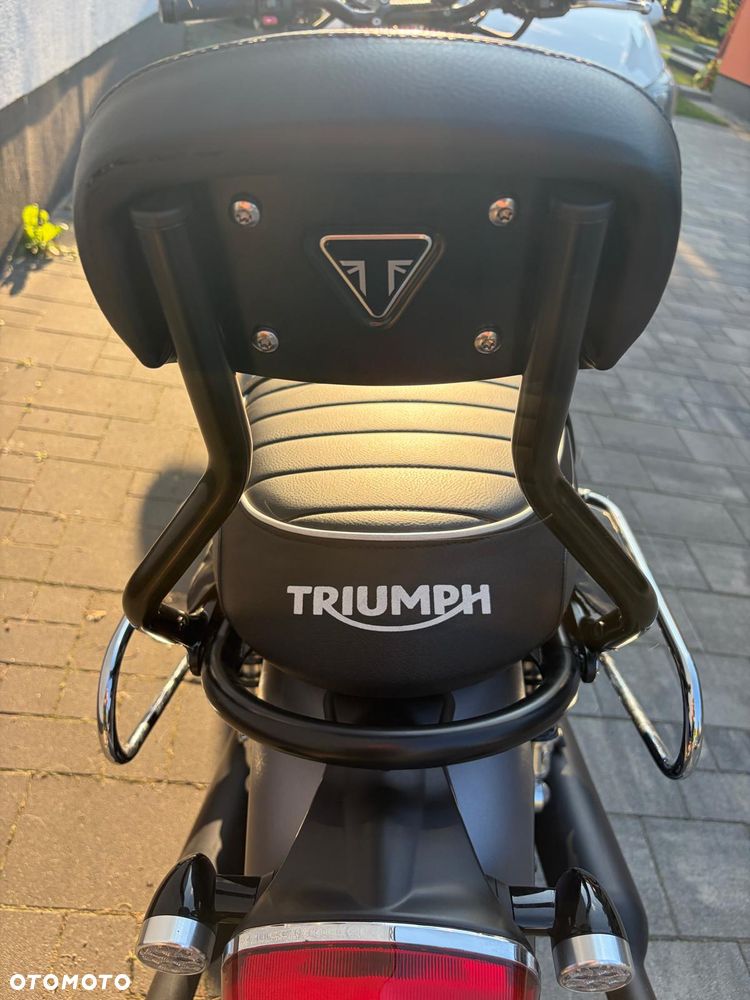Triumph Bonneville - 17