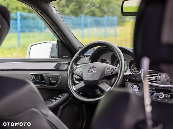 Mercedes-Benz Klasa E 63 AMG AMG Speedshift 7G-MCT - 15
