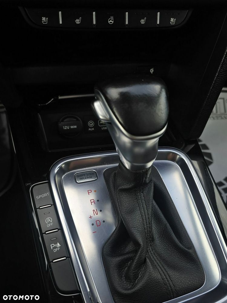 Kia Ceed - 33