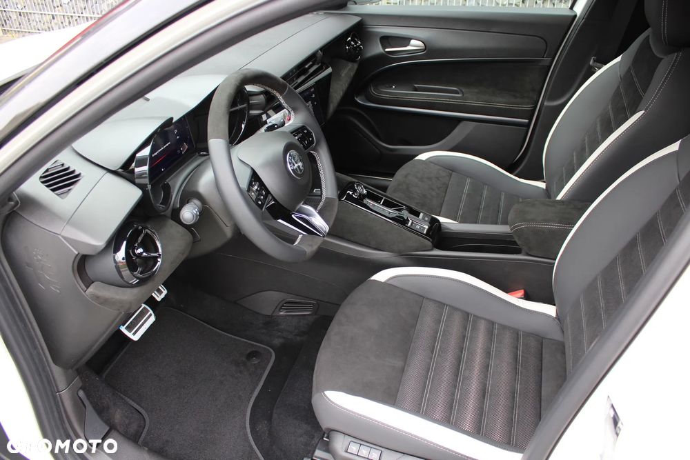 Alfa Romeo Junior 1.2 mHEV Sport Speciale eDCT - 9