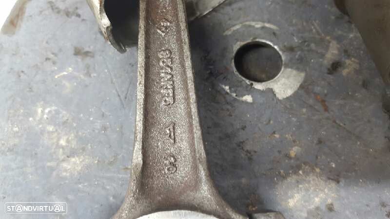 PISTÃO RENAULT 4 BERLINA/FAMILIAR/FURGONETA F4 FAMILIAR (R 2106) - 3