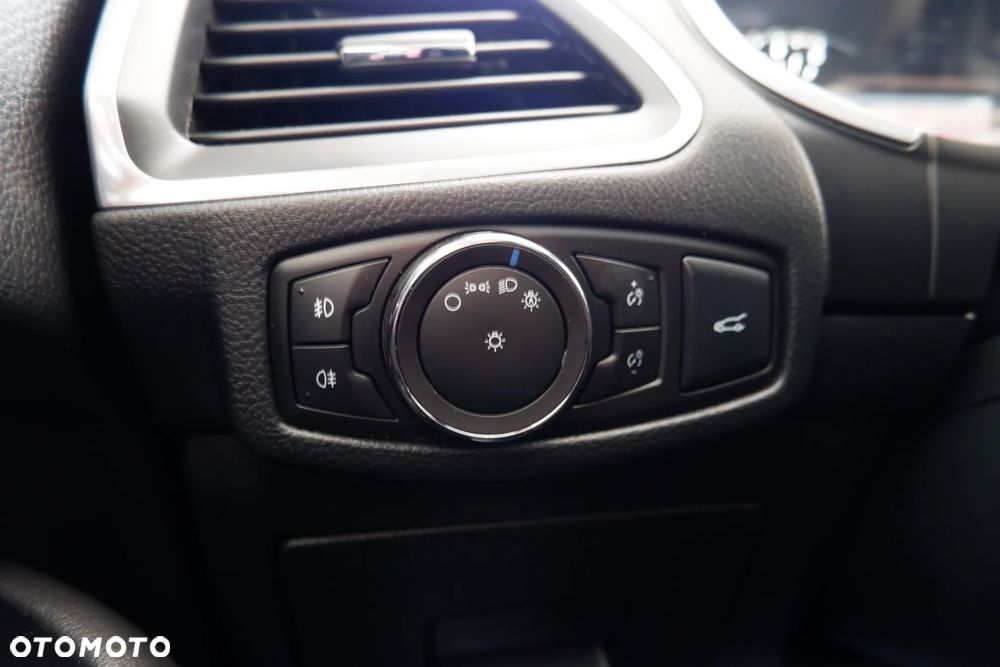 Ford S-Max - 17
