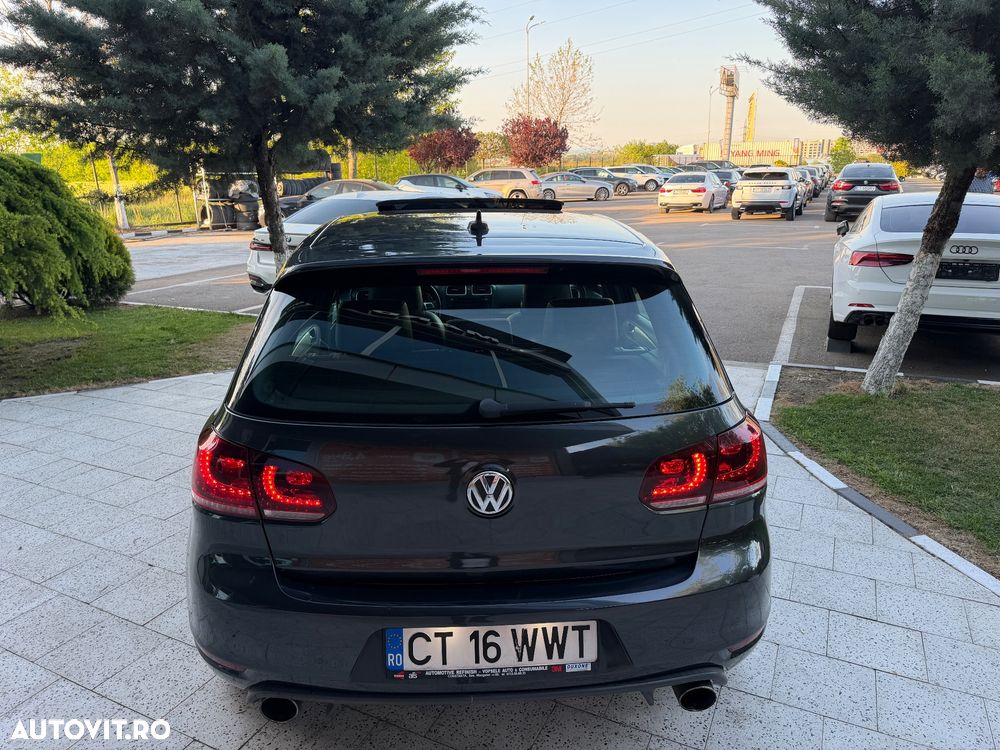 Volkswagen Golf 2.0 GTI DSG - 14