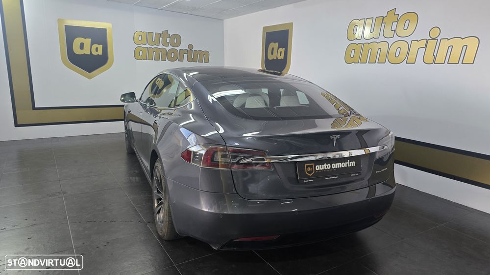 Tesla Model S Long Range - 15