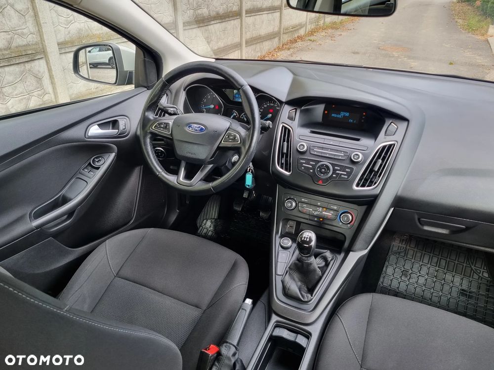 Ford Focus 1.0 EcoBoost Ambiente - 17