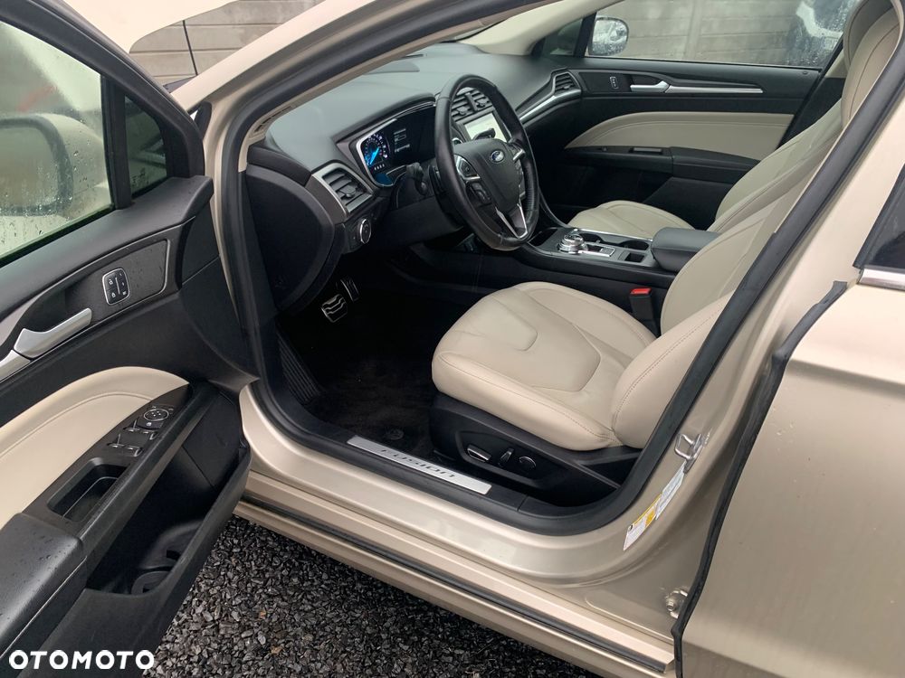 Ford Mondeo 2.0 EcoBoost Titanium - 24