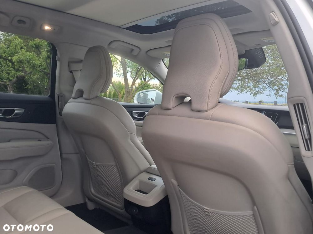 Volvo V60 Cross Country - 14
