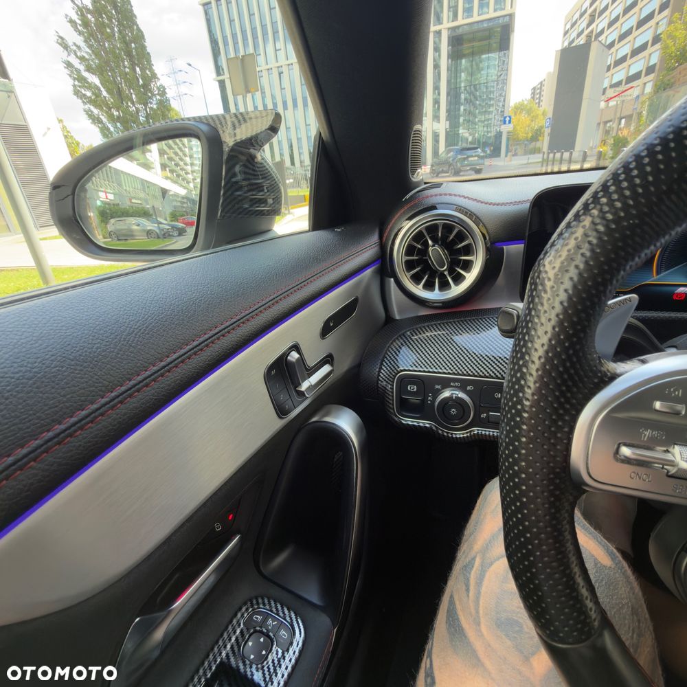 Mercedes-Benz CLA - 16