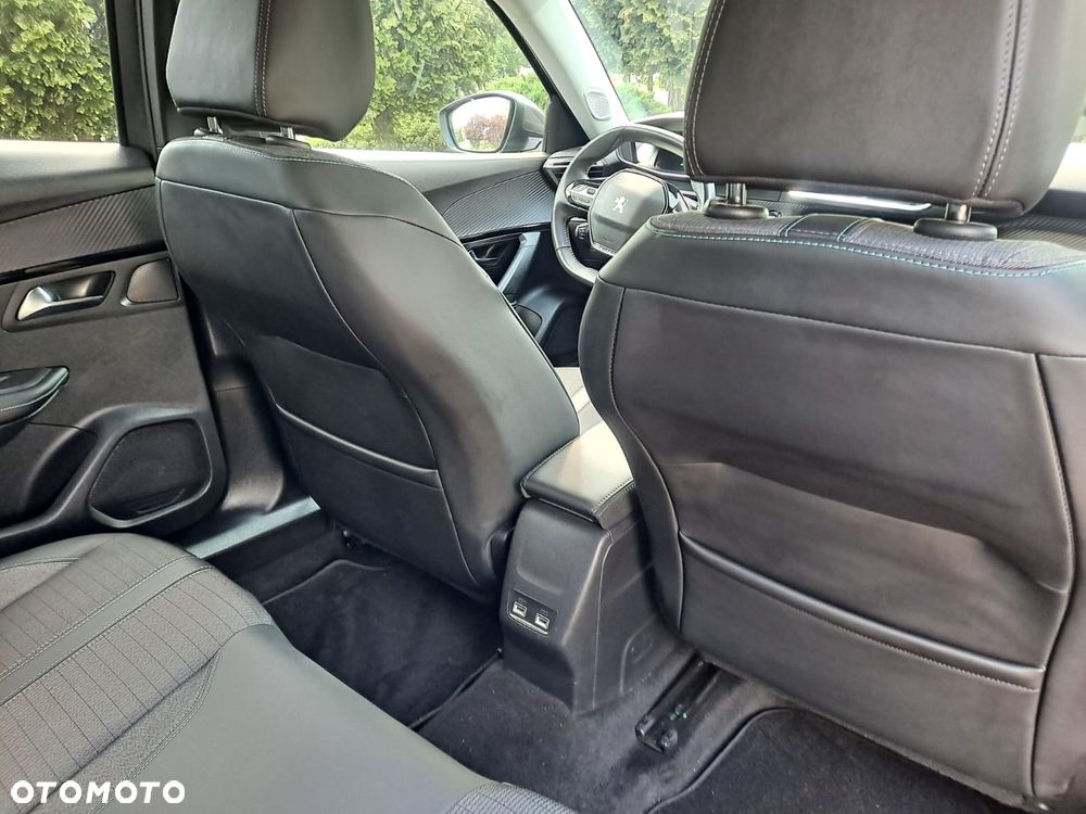 Peugeot 2008 PureTech 130 EAT8 Allure - 28