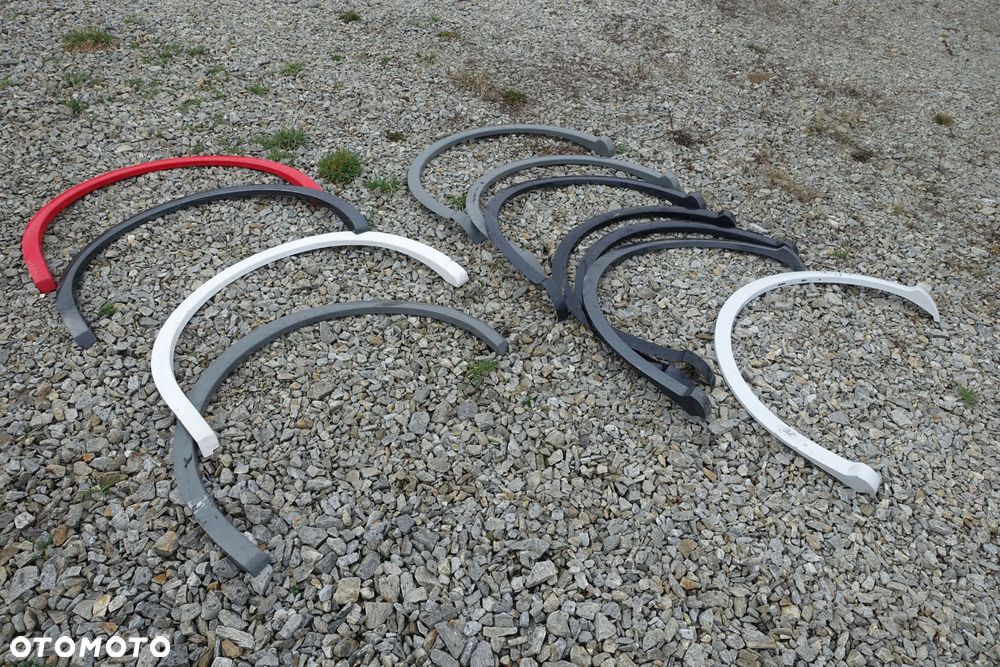 LISTWA BŁOTNIKA TYLNA AUDI Q5 SLINE 80A - 1