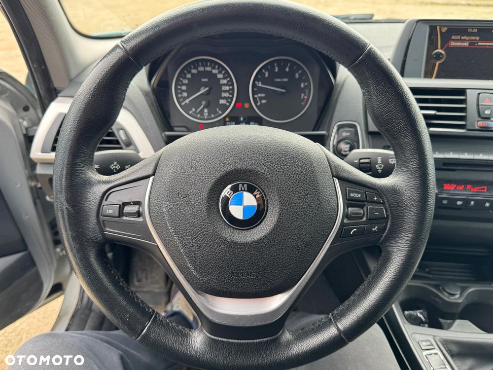 BMW Seria 1 120i - 12