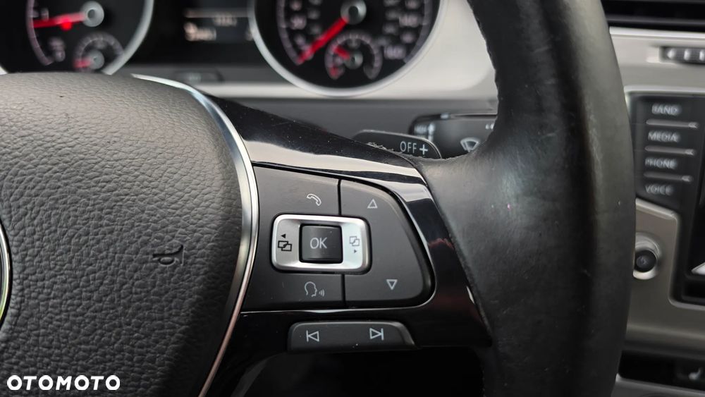Volkswagen Golf 2.0 TDI BMT Highline DSG - 26