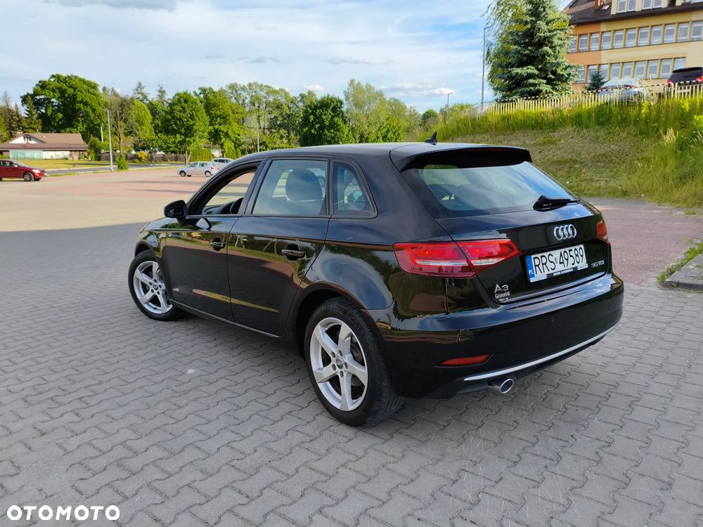 Audi A3 Sportback 1.6 TDI S tronic Attraction - 16