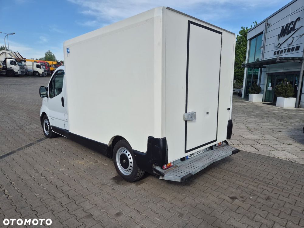 Renault Trafic 115KM / CHŁODNIA IZOTERMA / THERMO KING / PO SERWISACH / GOTOWY DO PRACY / WTYCZKA ZEWNĘTRZNA / 3 MIEJSCA / BEZWYPADKOWY - 9