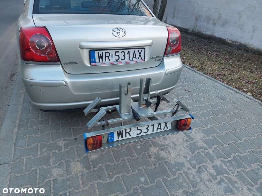Toyota Avensis - 11
