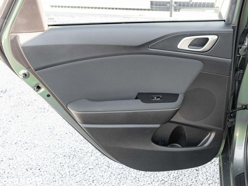 Kia Ceed 1.5 T-GDI M DCT - 24