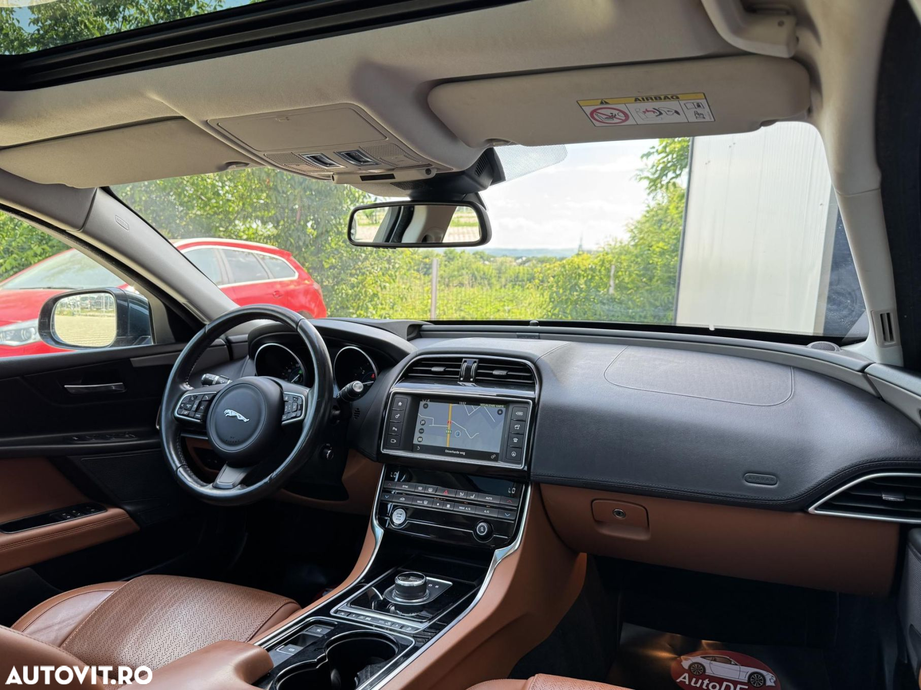 Jaguar XE 20d Aut. Portfolio - 6