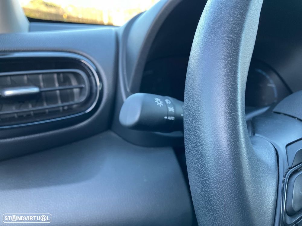 Toyota Yaris Cross 1.5 HDF Comfort Plus - 28