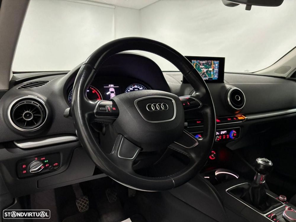 Audi A3 1.6 TDI S-line - 11