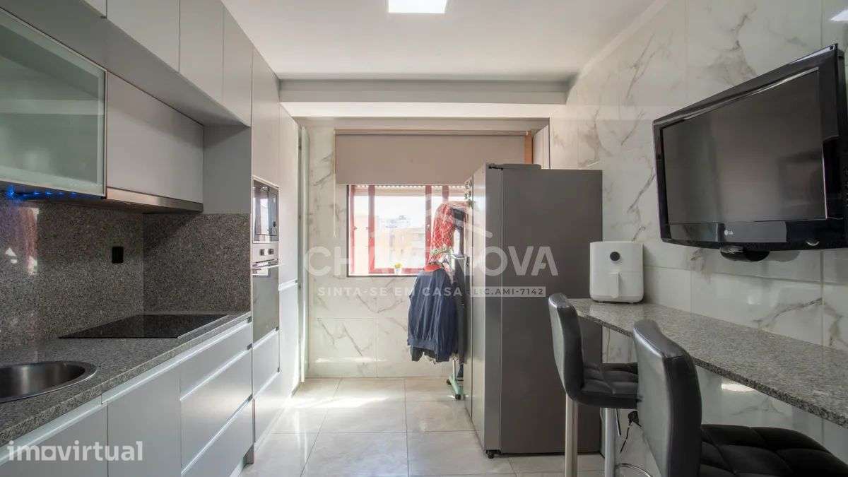 T3 Condominio Fechado c/ Lugar de Garagem em Rio Tinto - Grande imagem: 4/30