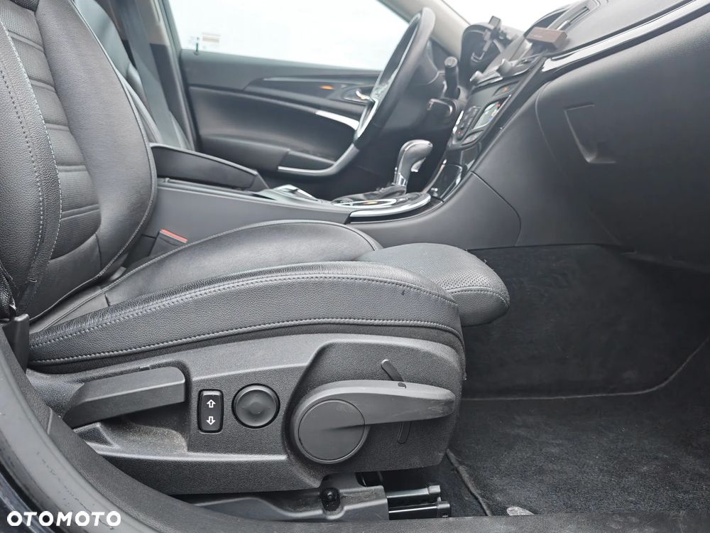Opel Insignia 1.6 SIDI Turbo Touer Innovation - 26