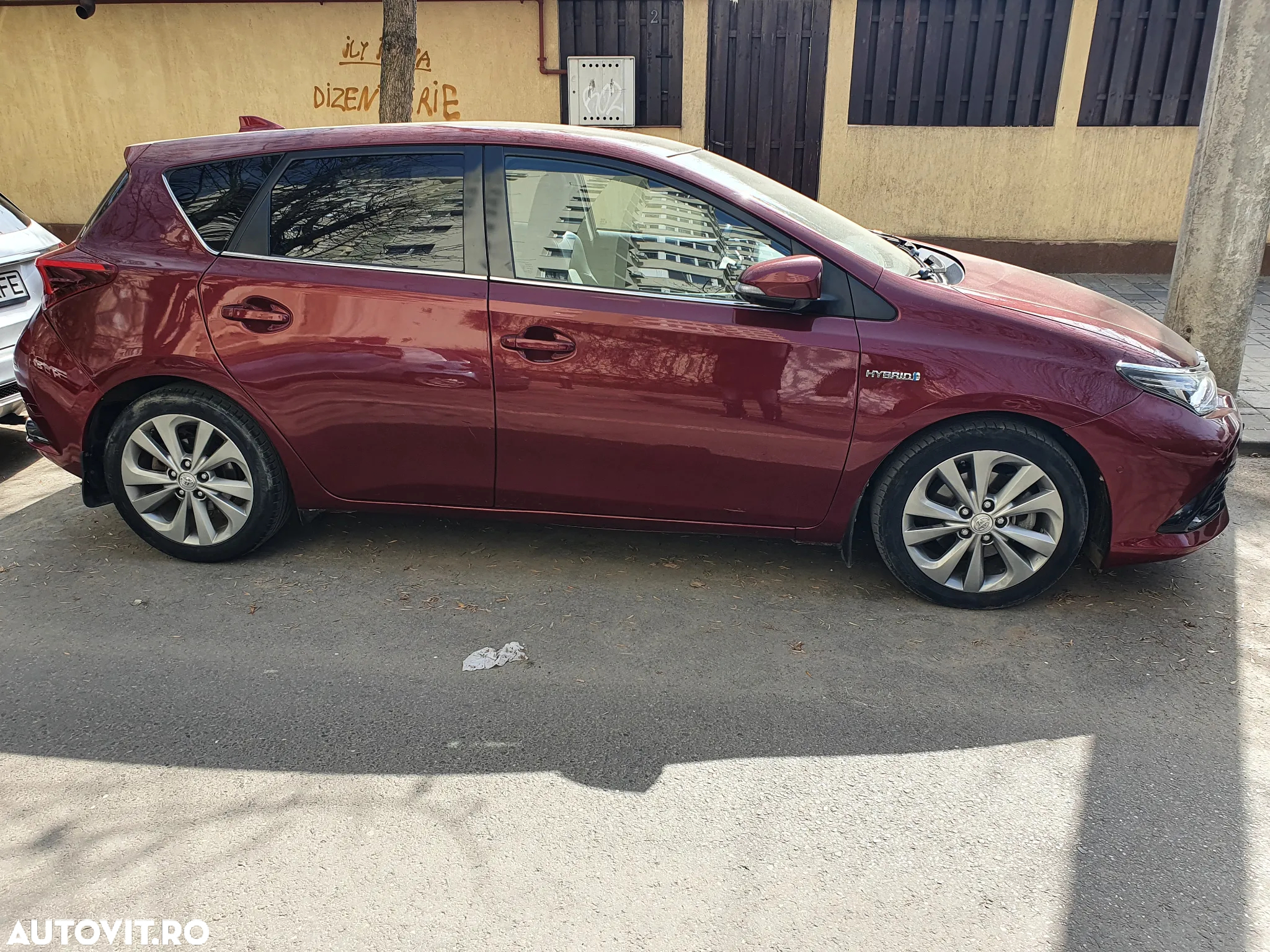 Toyota Auris 1.8 L VVT-i Hybrid Sol + - 5