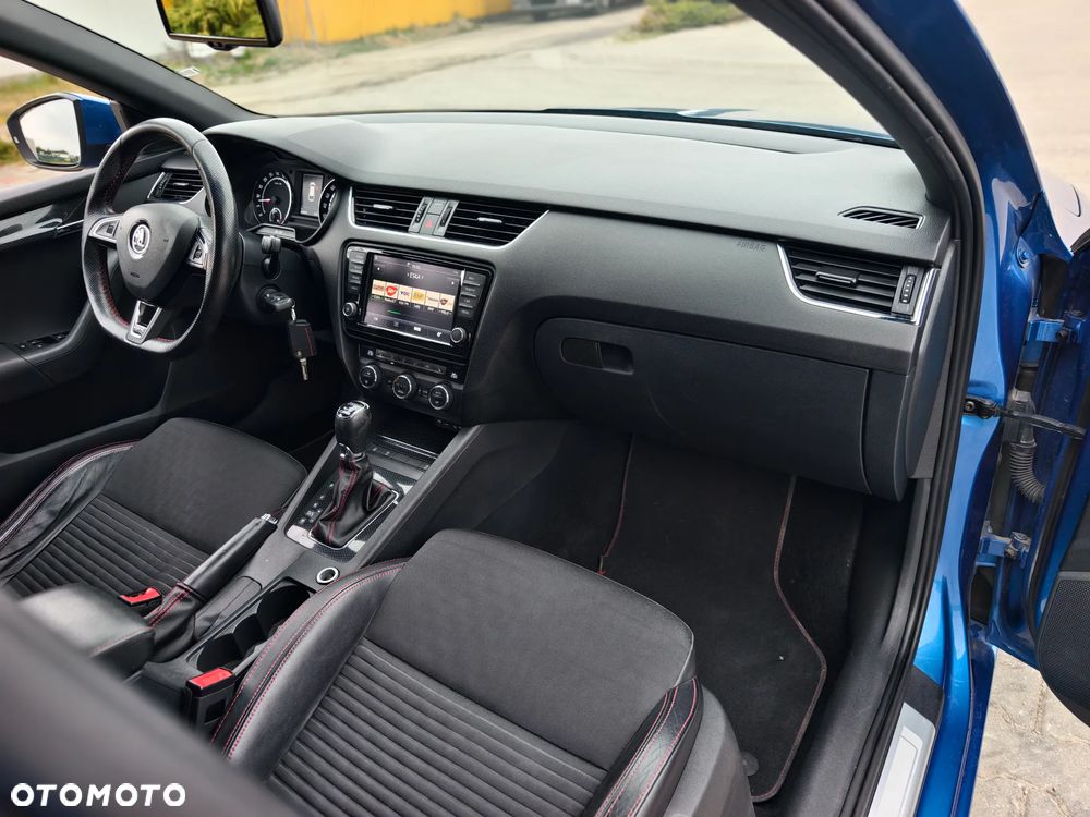 Skoda Octavia 2.0 TDI DSG RS - 18