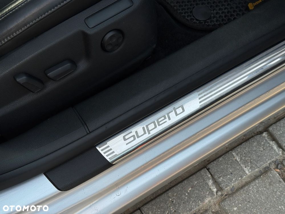 Skoda Superb 1.8 TSI Elegance DSG - 35