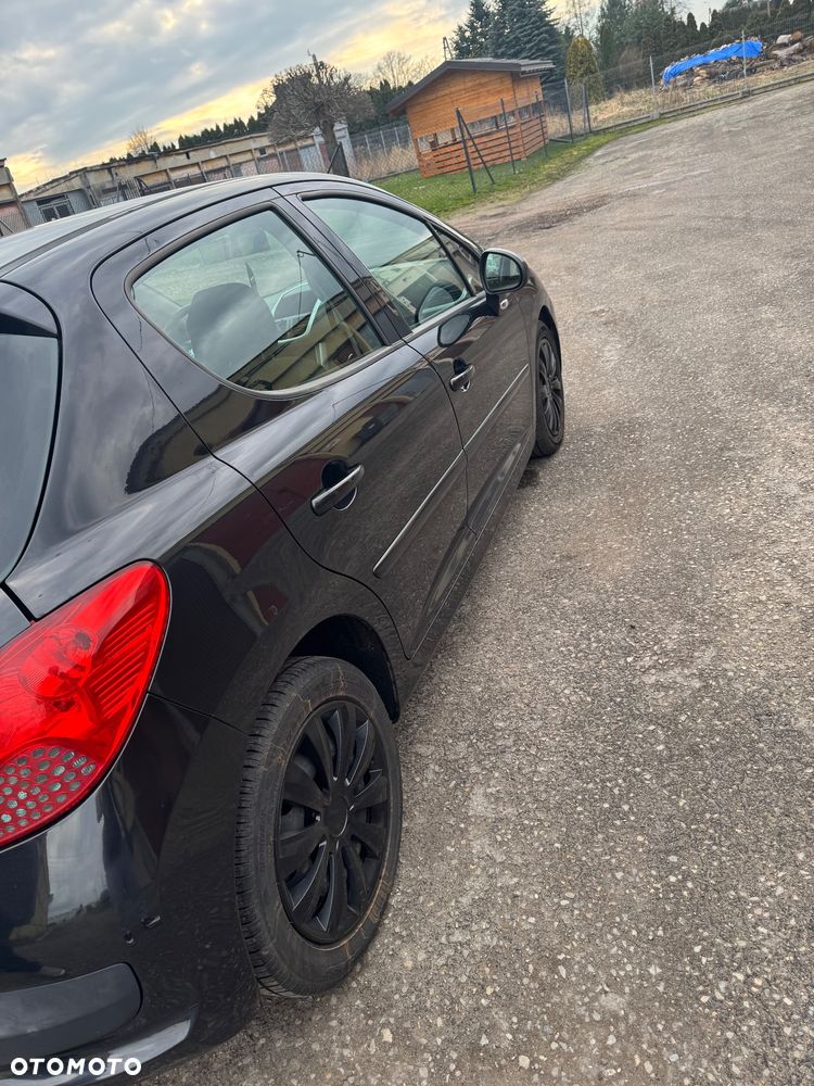 Peugeot 207 - 3