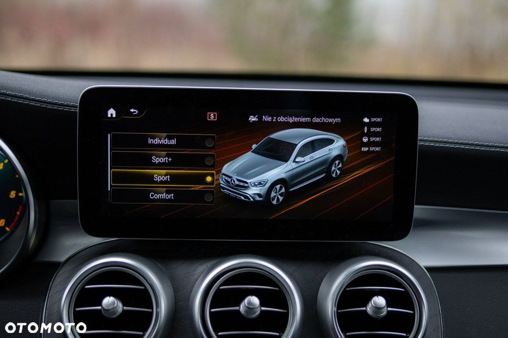 Mercedes-Benz GLC - 32