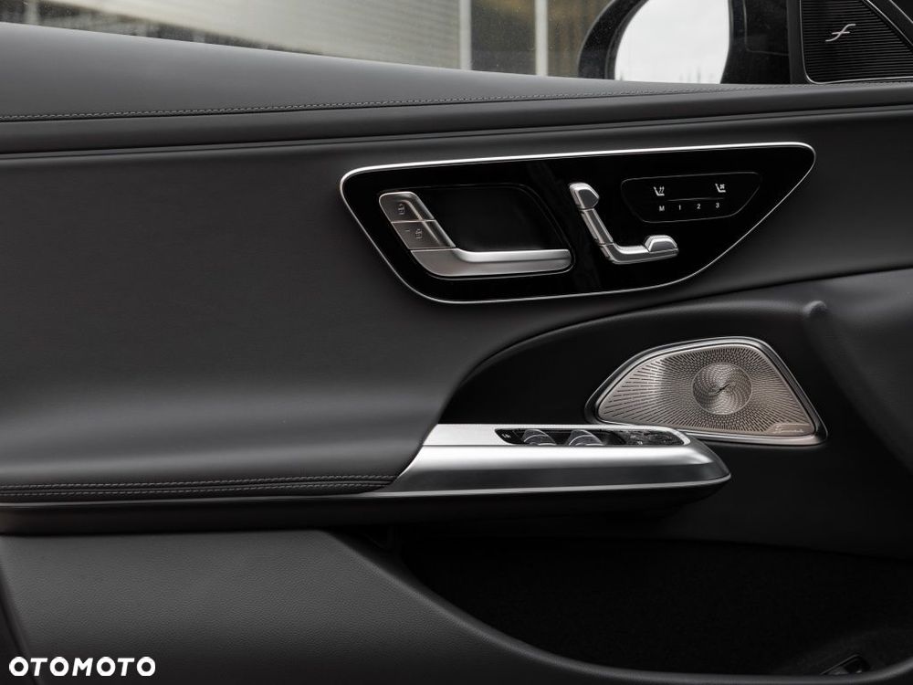 Mercedes-Benz Klasa E AMG 53 4Matic+ AMG SPEEDSHIFT TCT 9G - 12