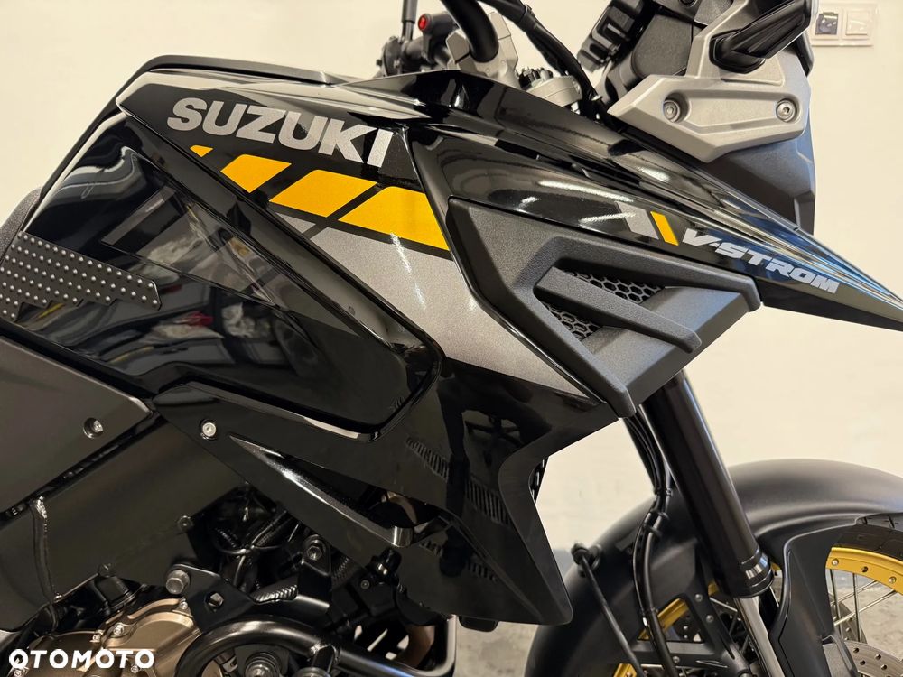 Suzuki V-STROM - 30