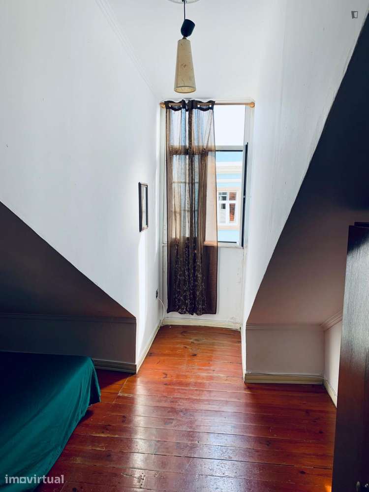 Quarto - localizado em Intendente Lisbon - Grande imagem: 2/15