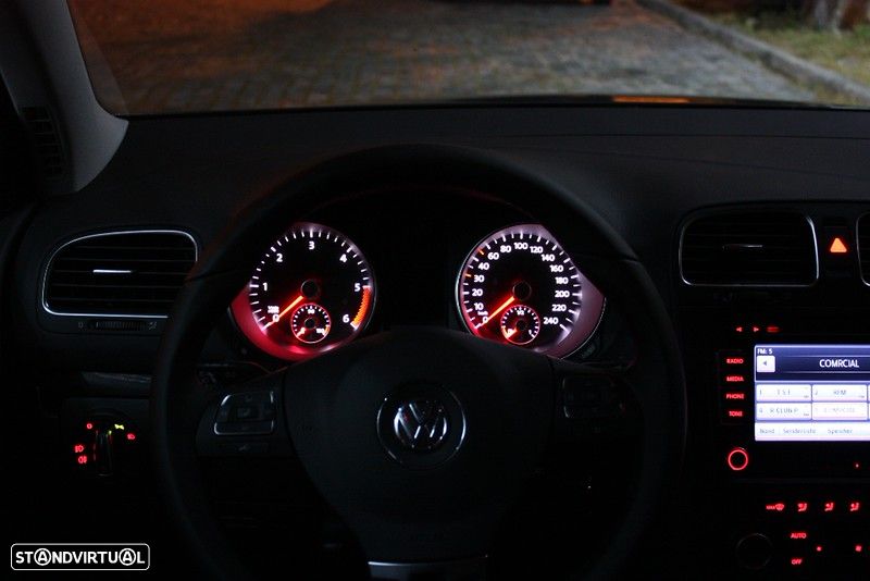 VW Golf 2.0 TDi Confortline - 26