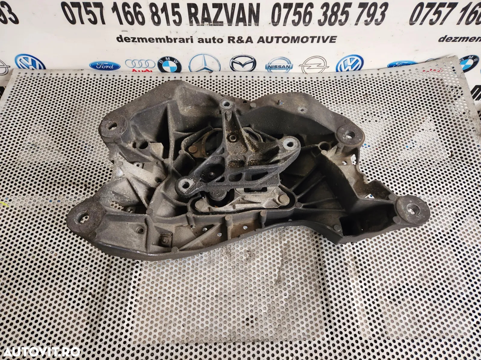 Suport Cutie Viteze Audi A8 4H D4 3.0 D Tdi Euro 5 An 2010-2011-2012-2013-2014-2015-2016-2017 Motor - 4