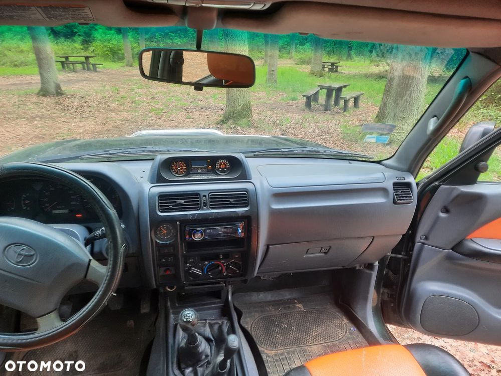 Toyota Land Cruiser - 5
