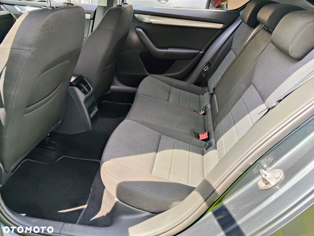 Skoda Octavia 1.4 TSI Ambition - 6