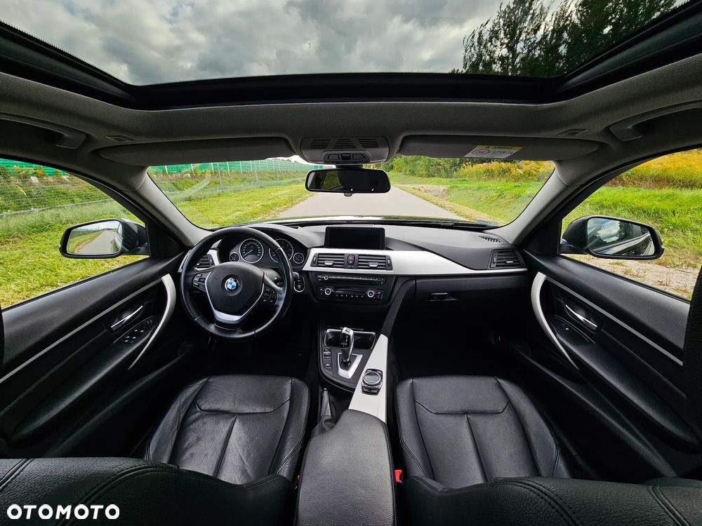 BMW Seria 3 320d Touring xDrive - 29