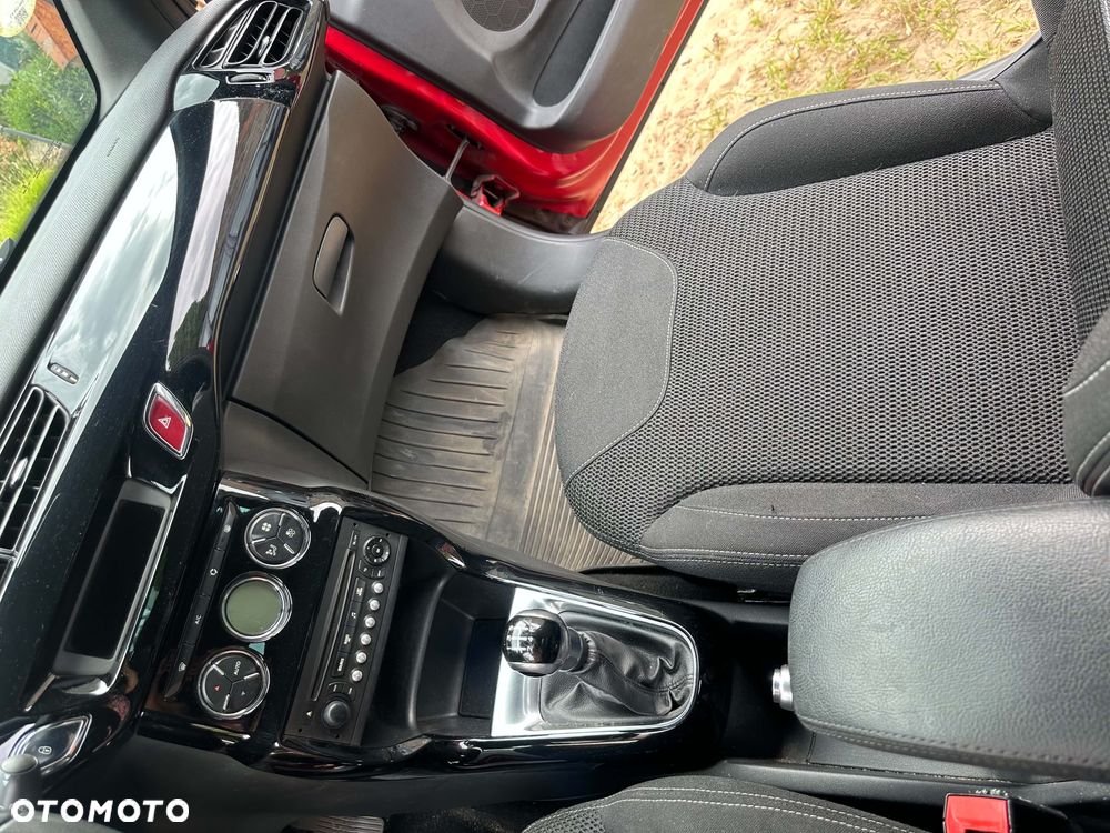 Citroën DS3 1.6 HDi SoChic - 18