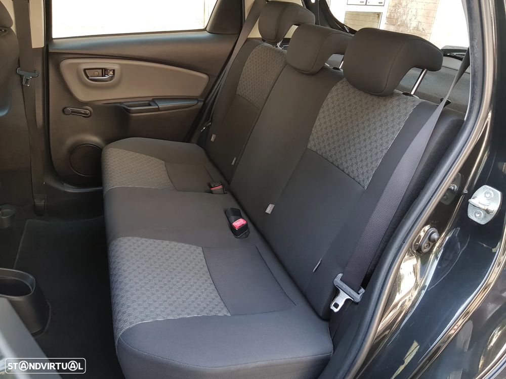 Toyota Yaris 1.4 D-4D Sport+Navi - 32