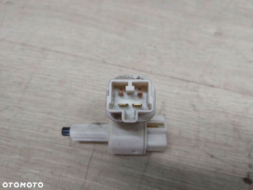 TOYOTA Avensis T25 Corolla E12 Verso II czujnik pedału światła stop 4pin - 3