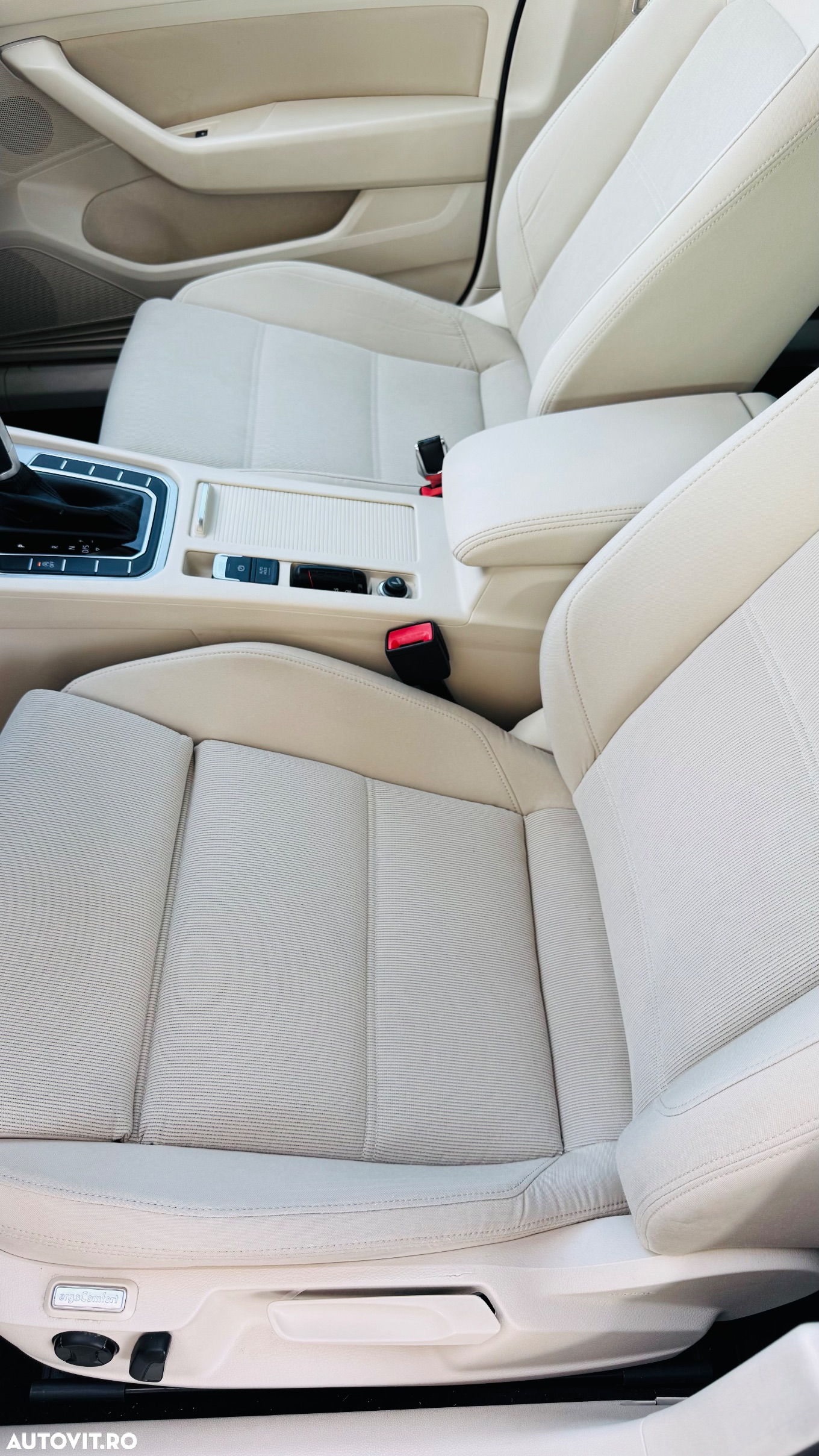 Volkswagen Passat - 25