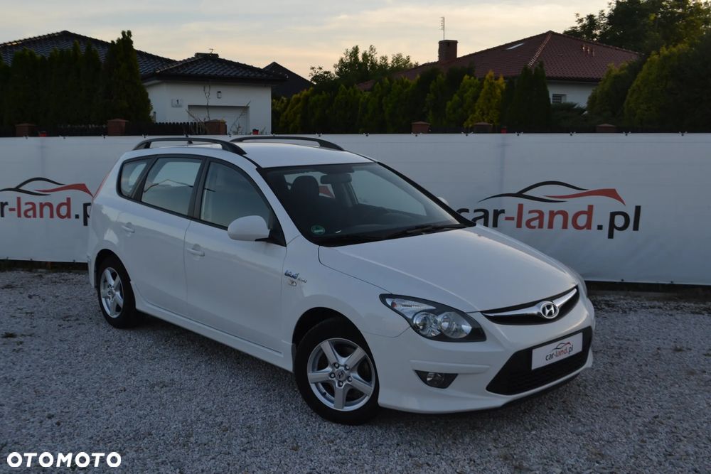 Hyundai i30 i30cw blue 1.6 CRDi Trend - 3