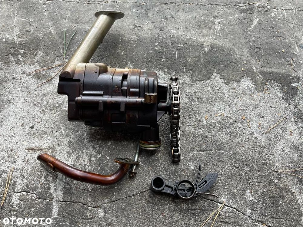 pompa oleju mercedes v12 w221 w216 a275 r1371810201 - 2