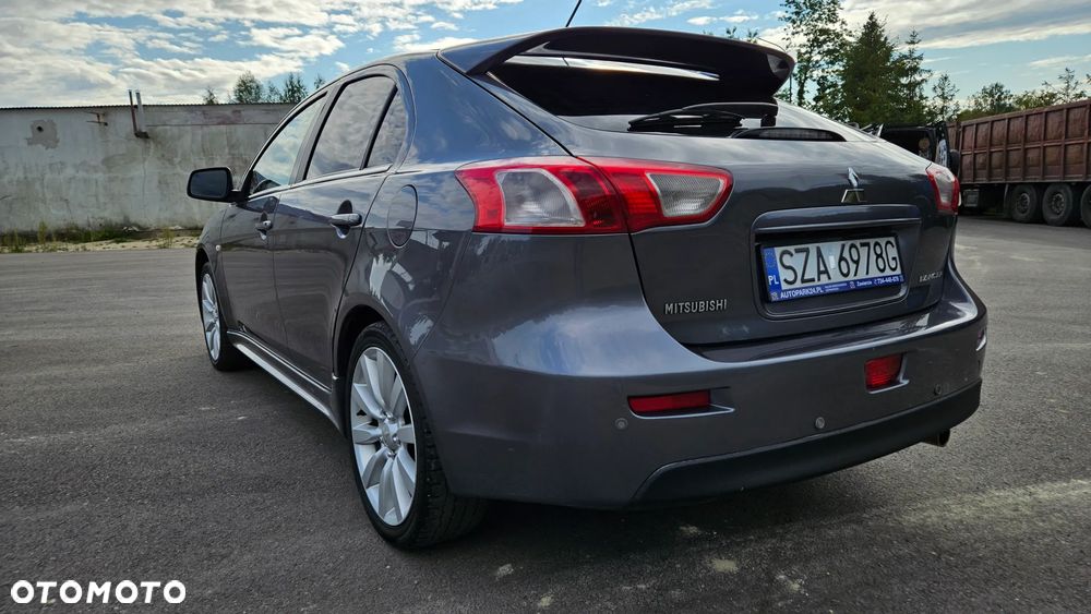 Mitsubishi Lancer 1.8 Intense - 13
